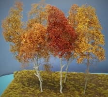 Modell Bume, Baumgruppe aus 5 Herbstlaub Bumen, 25 - 29 cm